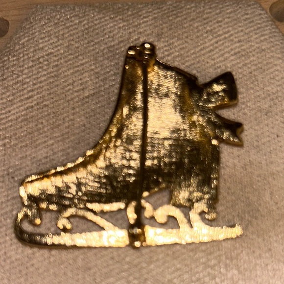 Vintage Gold Tone Rhinestone Ice Skate Brooch Winter Holiday Pin - Picture 2 of 5